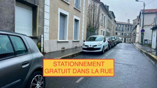 Cret de Roc Apartment | 010 CHIC & COSY F1 29m2 HYPERCENTRE WIFI SMART TV NETFLIX