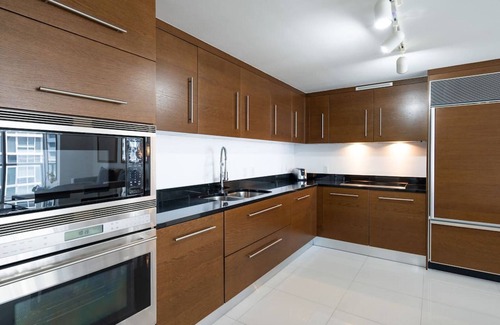 Downtown Miami Apartment | 0142 Skyline Serenity 1B/1B – 10% Off for Thanksgiving