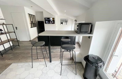 Cret de Roc Apartment | 017 CHIC & COSY F2 53m2 HYPERCENTRE WIFI SMART TV NETFLIX