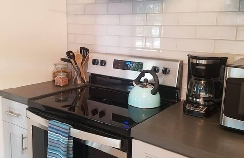 Sailboat Bend Apartment | 02 Rustic meets Beachy Apartment - Walk Downtown!