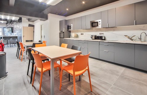 Charenton-le-Pont Apartment | 03. Chambre double#CoLiving #Loft#HomeCinema#fitness