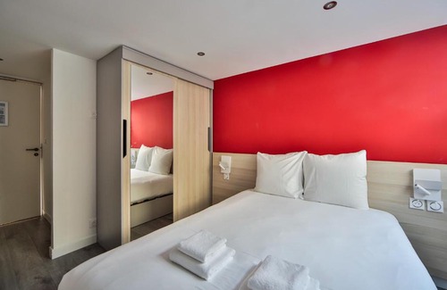 Charenton-le-Pont Apartment | 03. Chambre double#CoLiving #Loft#HomeCinema#fitness