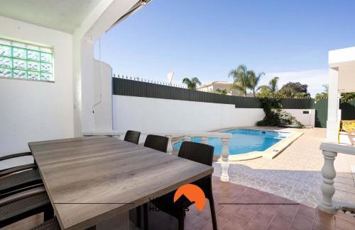 Correeira House | #039 Family Private Pool AC