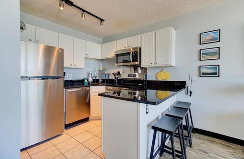 Wilmington Beach Condo | 0510 Beachtrippin' (1-Bedroom Home) with Pool