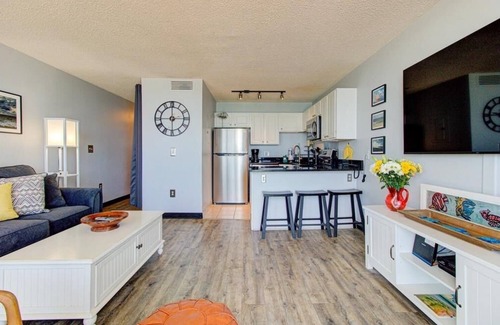 Wilmington Beach Condo | 0510 Beachtrippin' (1-Bedroom Home) with Pool