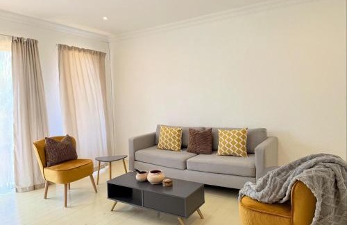 Moreleta Park Apartment | 06 Enkeldoring