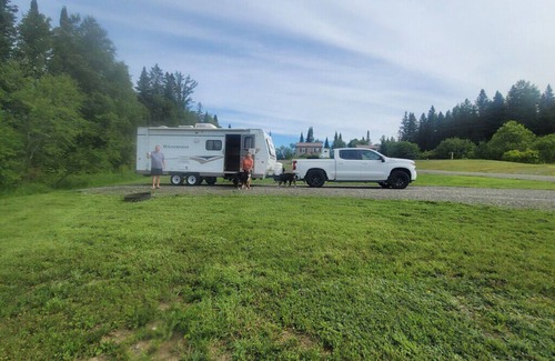 Stewartstown RV Rental | 06) The RV Campsite 2