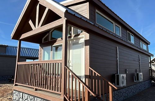 Valle Cabin | 064B Grand Canyon Chalet near South Rim King Bed