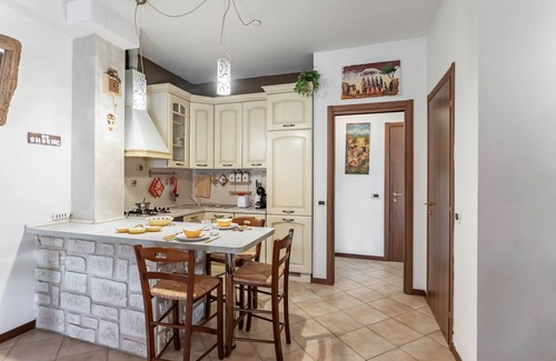 Travaco Siccomario Apartment | 0665PV- Lilly House