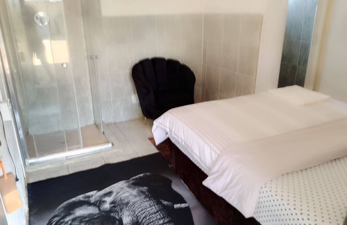 Mmabatho Bed & Breakfast | 0688429688 Charming 1 bed room with privatebathroom, WiFi in peaceful Mahikeng