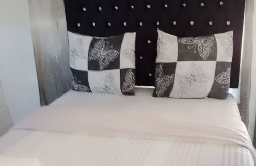 Mmabatho Bed & Breakfast | 0688429688 Charming 1 bed room with privatebathroom, WiFi in peaceful Mahikeng