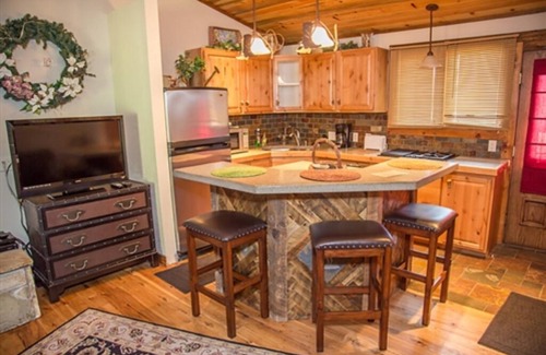 Afton Condo | 07) 1 Bedroom Condo - King - The Mountain Inn