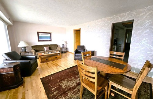 Traverse City Condo | #07 ELK RAPIDS BEACH CONDOMINIUM