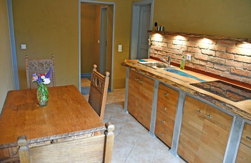 Ralswiek Apartment | 07 Muttland vacation apartment with fireplace - vacation apartments in the Gnies manor house