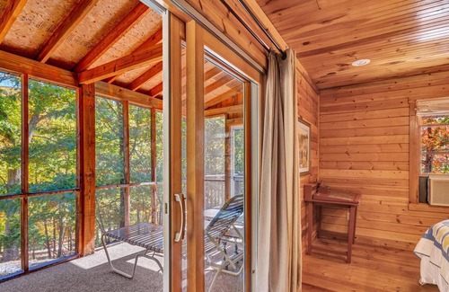 Cabins Cabin | 09) The Hideaway Cabin