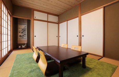 Fukui Apartment | 1日1組限定の貸切の民泊です全館禁煙です屋外喫煙所無し間取りは2LDkです毎年12月8日から2月28日の駐車場は使用不可能です