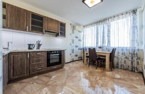 Dniprovs'kyi District Apartment | 1-к Люкс Подобово поряд метро Чернігівська Дарниця ТЦ Серце Проспект МВЦ