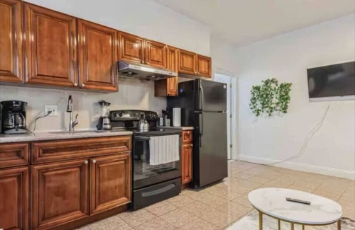 Center City Apartment | 1/1 Across Convention Center