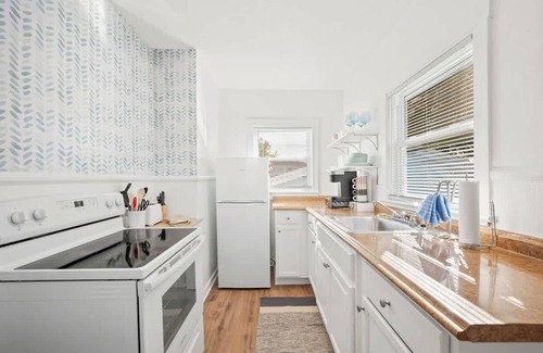 Lakeland House | 1/1 Affordable Downtown Pet Friendly Home