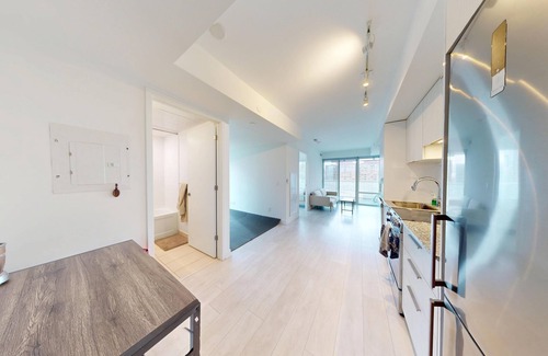 Bay Cloverhill Condo | 1+1 BR Eaton Centre, TMU, UofT, TGH SickKids