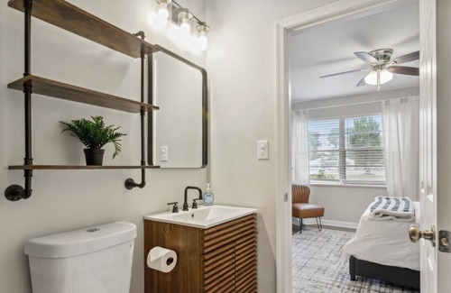 Hampton Apartment | 1/1 Comfy Suite,next to Shopping & Entertainment