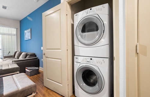 South Main Apartment | 1/1Apt Cityn Lux Walk To NRG Med Center Gym Pool
