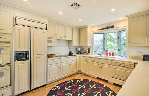 Hyannis Port House | 1/2 Mi to Beach: Hyannis Port Gem w/BBQ & Views