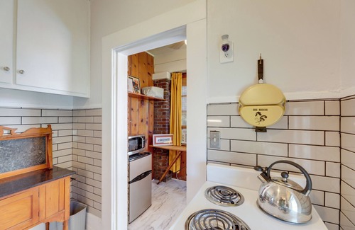 Temple Apartment | 1/2 Mi to Dtwn: Historic Studio in Temple