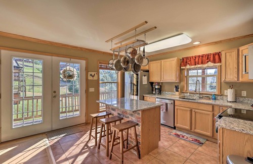 Piney Creek Cabin | 1/2 Mi to River: Spacious Blue Ridge Gem w/Views!