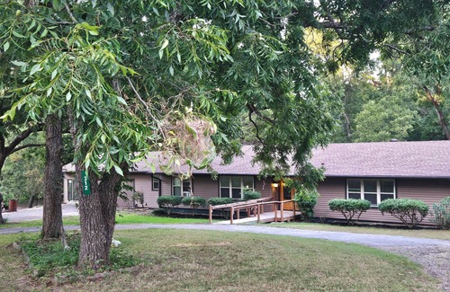 Wills Point House | 1.3 acre walking dist to Lake T St Park, wifi, arcade games, fishing gear