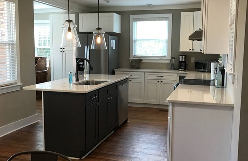 Augusta House | 1.3 Mile Walk to the Augusta National Clubhouse! Lovely Cottage with Space!