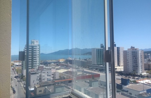 Campinas Apartment | 1/4 bedroom apartment with garage and sea view