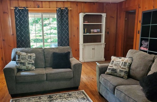 Celina House | 1/4 mile from Holly Creek Marina - 2700 sq ft cottage