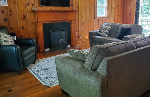 Celina House | 1/4 mile from Holly Creek Marina - 2700 sq ft cottage