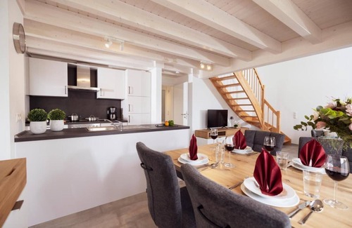 Nordhorn House | 1 - 4 Personen Haustiere Willkommen Großer Garten 2 Schlafzimmer, 1 Bad mit Dusche und WC, Whirlpool, Sauna, 1 WC Separat