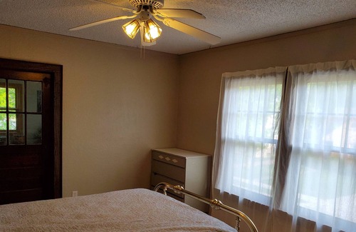 Stevens Point House | 1.5 miles from Sentry World or from the historic town square in Stevens Point.