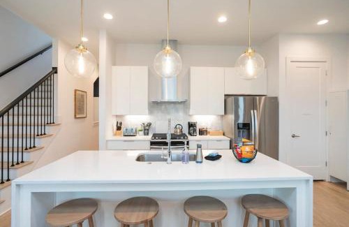 Buena Vista House | 1 5 Miles to Broadway Rooftop Deck w City Views