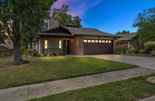 Columbia House | 1 5 Miles to Mizzou ~ Spacious & Updated Home~