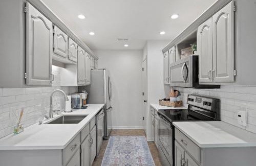 Columbia House | 1 5 Miles to Mizzou ~ Spacious & Updated Home~