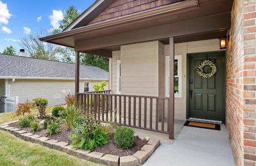 Columbia House | 1 5 Miles to Mizzou ~ Spacious & Updated Home~