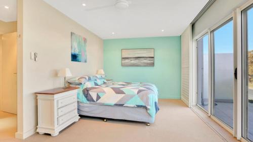 Hawks Nest House | 1 - 58 Moira Pde, Hawks Nest