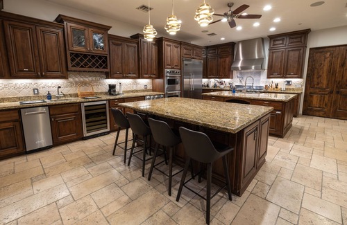 Sundown Ranchos House | 1 Acre Escape 6BR - Pickleball, Volleyball, Bball, Heated Pool, Optl Casita