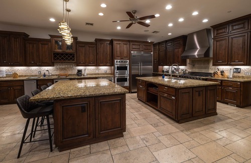 Sundown Ranchos House | 1 Acre Escape 6BR - Pickleball, Volleyball, Bball, Heated Pool, Optl Casita