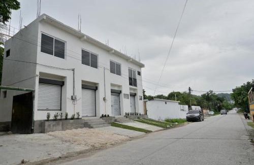 Flores Apartment | 1 Apartamentos Petenchel, por Aeropuerto Flores Peten 1