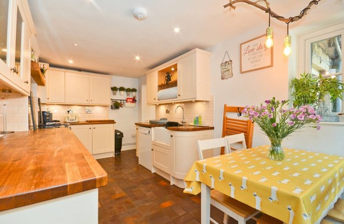 Shanklin Cottage | 1 Apse Castle Cottage