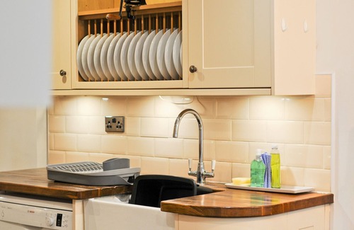 Shanklin Cottage | 1 Apse Castle Cottage