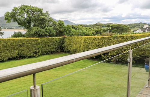Portsalon Cottage | 1 ARD CARRAIG, pet friendly in Portsalon, County Donegal
