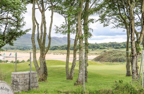 Portsalon Cottage | 1 ARD CARRAIG, pet friendly in Portsalon, County Donegal