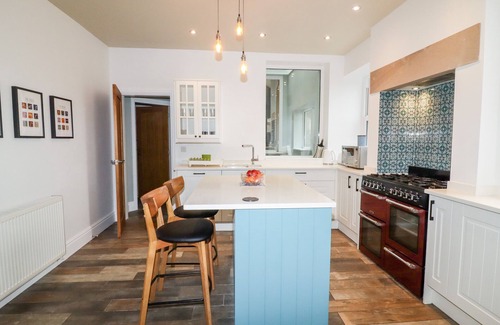 Holestone Moor Cottage | 1 BARLEY COTTAGES, pet friendly, character holiday cottage in Matlock