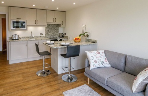 Rastrick Cottage | 1 BARN COTTAGES, family friendly, with a garden in Halifax